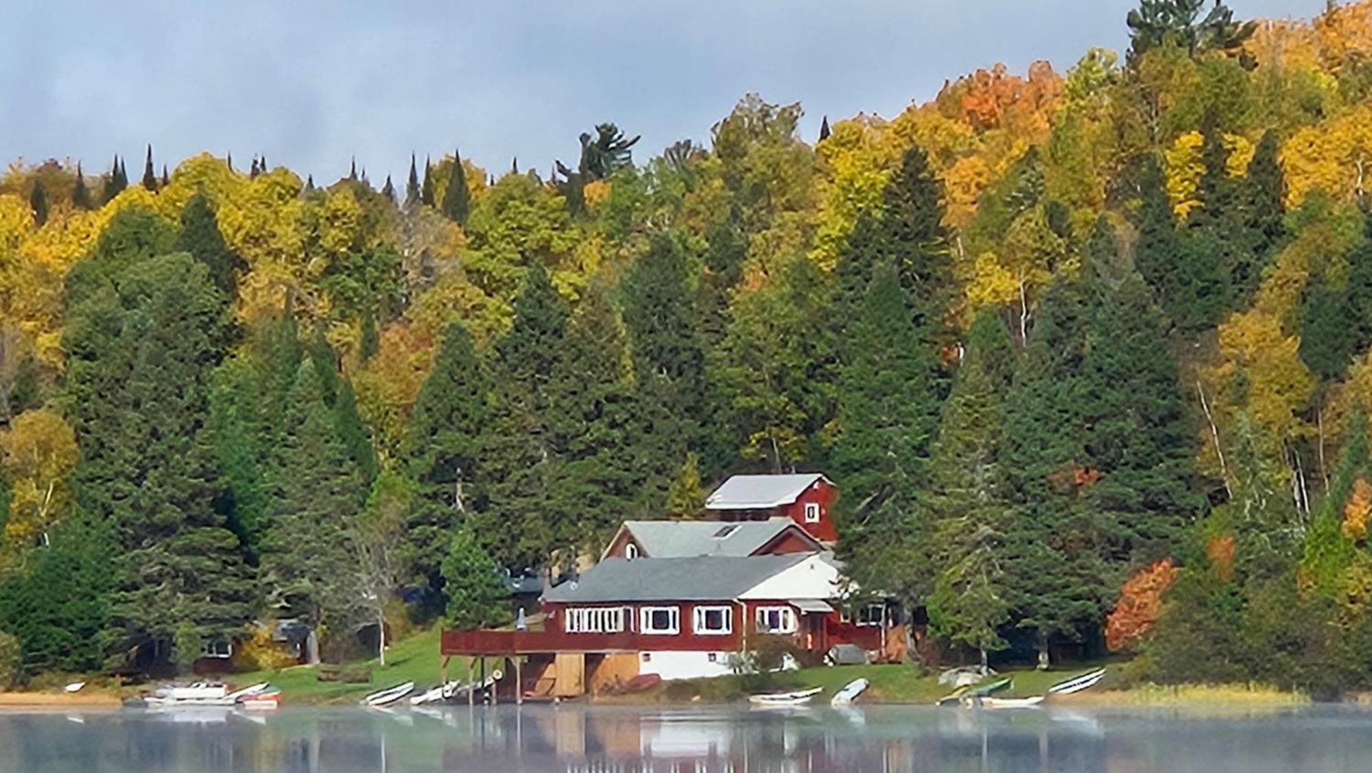 Kan-A-Mouche Pourvoirie Auberge Et Chalets แซ็งต์-มิเชล-เดส์-แซ็งส์ ภายนอก รูปภาพ
