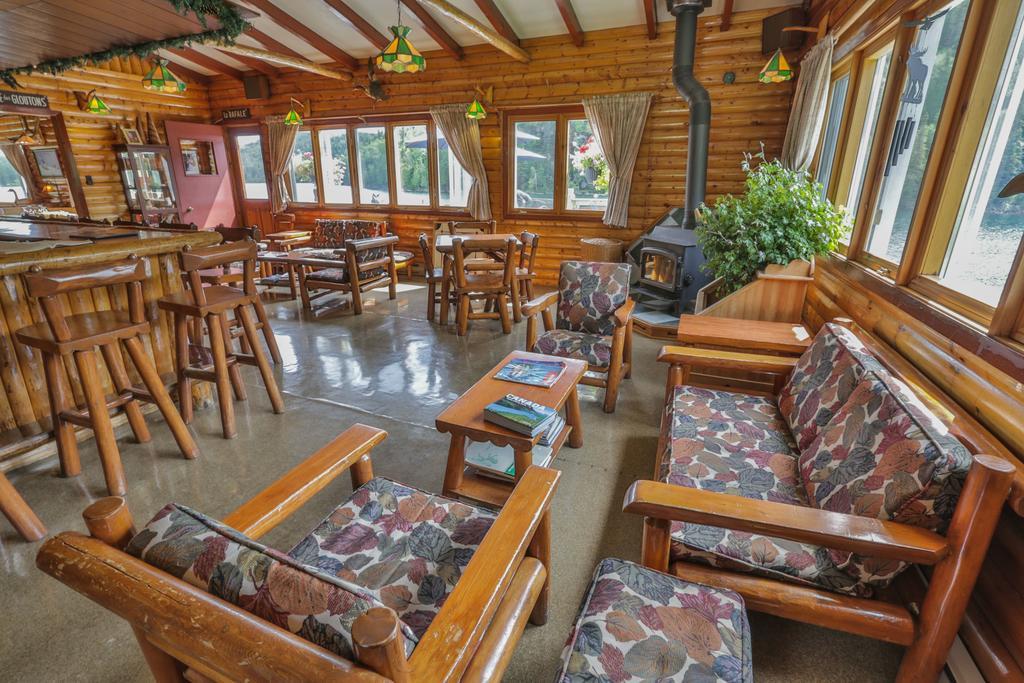 Kan-A-Mouche Pourvoirie Auberge Et Chalets แซ็งต์-มิเชล-เดส์-แซ็งส์ ภายนอก รูปภาพ