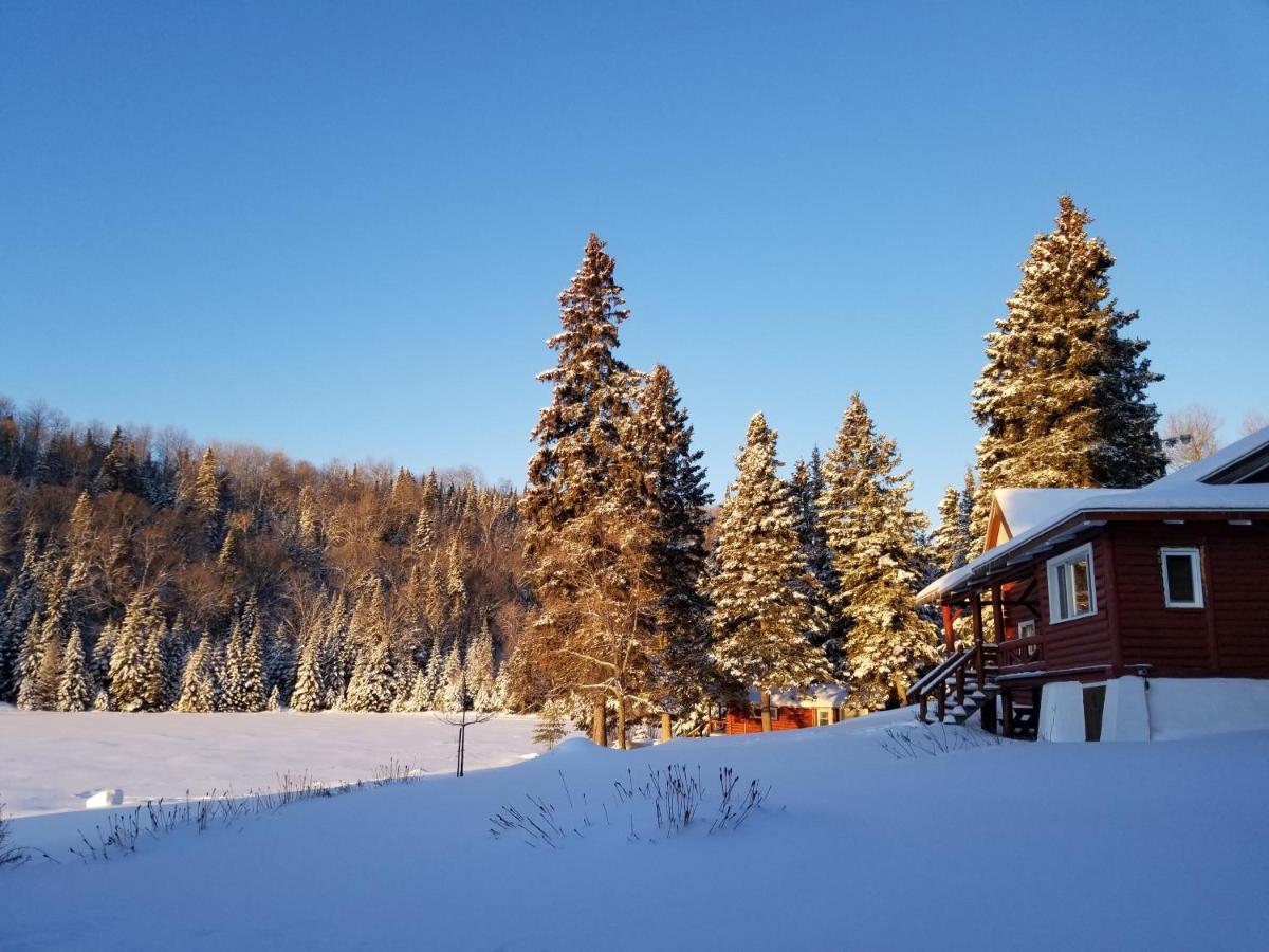 Kan-A-Mouche Pourvoirie Auberge Et Chalets แซ็งต์-มิเชล-เดส์-แซ็งส์ ภายนอก รูปภาพ